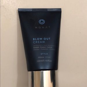 Monat Blow Out Cream